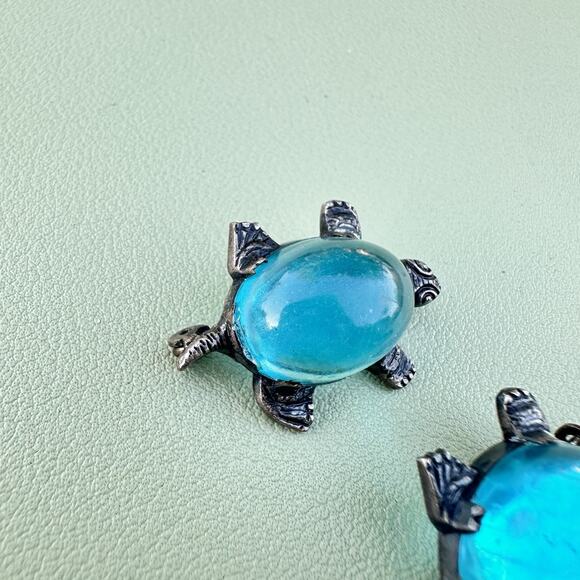 Vintage Jelly Belly Turtle Scatter Pins Pair Aqua Blue Ocean Mermaidcore Seacore - Picture 4 of 5